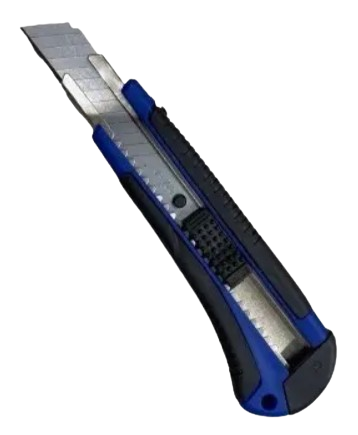 CUTTER GUIA METALICA ENGOMADO 18 MM "LORD"